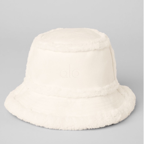 🤍ALO🤍 IVORY Winter Fun Bucket Hat - Picture 3 of 3